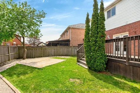 39 Distin Drive Hamilton ON L9A 5K4