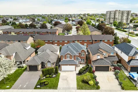 39 Distin Drive Hamilton ON L9A 5K4