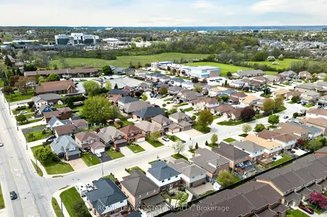 39 Distin Drive Hamilton ON L9A 5K4