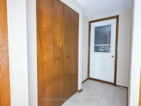 785 Ross Avenue Sarnia ON N7T 7R1