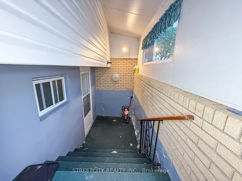 785 Ross Avenue Sarnia ON N7T 7R1