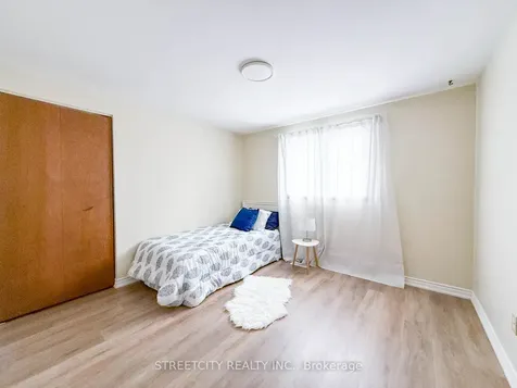 785 Ross Avenue Sarnia ON N7T 7R1