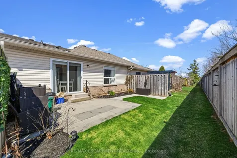 24 Kenyon Crescent Grimsby ON L3M 5S4