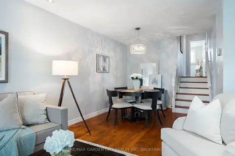 28 Fox Trail Drive St. Catharines ON L2S 3T7