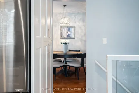 28 Fox Trail Drive St. Catharines ON L2S 3T7