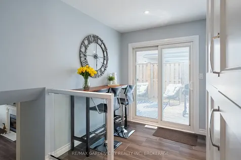 28 Fox Trail Drive St. Catharines ON L2S 3T7