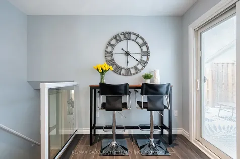 28 Fox Trail Drive St. Catharines ON L2S 3T7