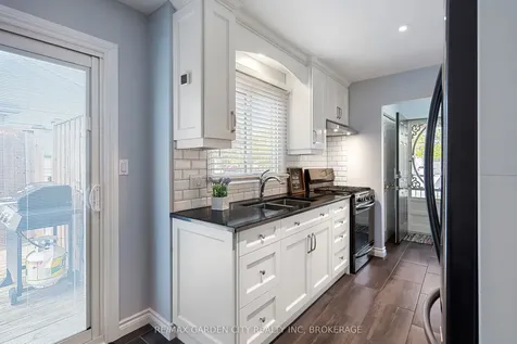 28 Fox Trail Drive St. Catharines ON L2S 3T7