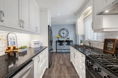 28 Fox Trail Drive St. Catharines ON L2S 3T7