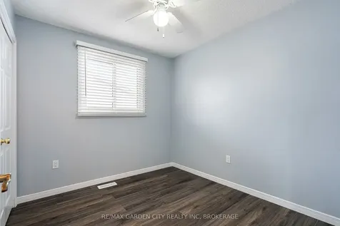 28 Fox Trail Drive St. Catharines ON L2S 3T7