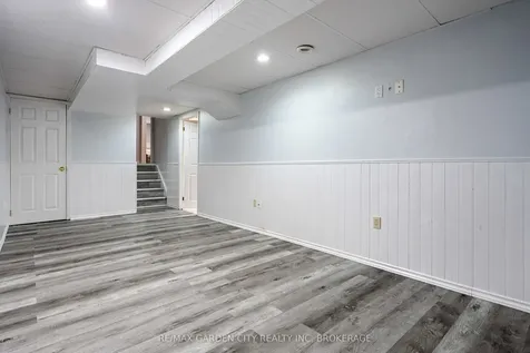 28 Fox Trail Drive St. Catharines ON L2S 3T7