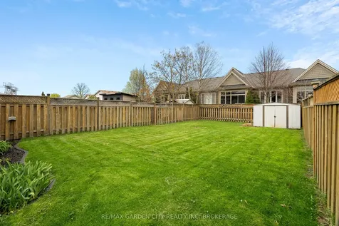 28 Fox Trail Drive St. Catharines ON L2S 3T7