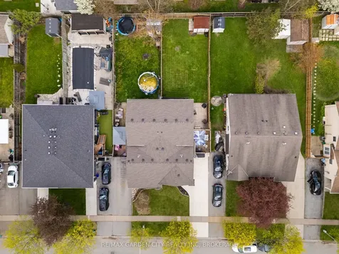 28 Fox Trail Drive St. Catharines ON L2S 3T7