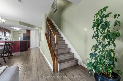 368 Crownridge Drive Kanata ON K2M 3A4