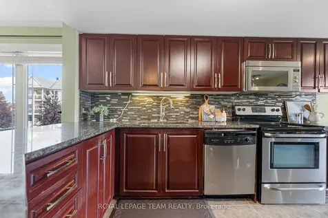 368 Crownridge Drive Kanata ON K2M 3A4