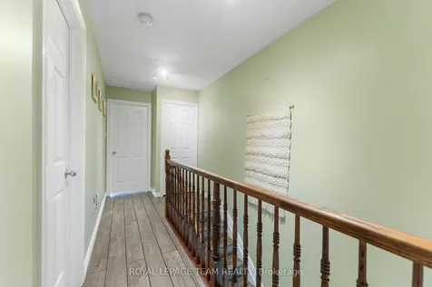 368 Crownridge Drive Kanata ON K2M 3A4
