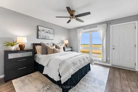 368 Crownridge Drive Kanata ON K2M 3A4