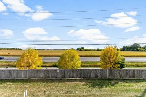 368 Crownridge Drive Kanata ON K2M 3A4