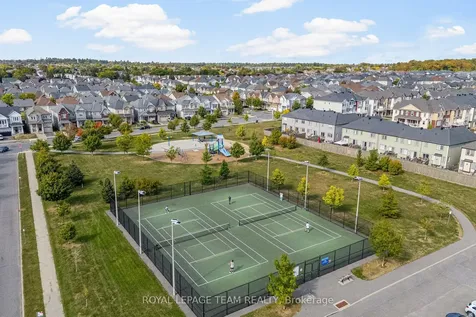 368 Crownridge Drive Kanata ON K2M 3A4