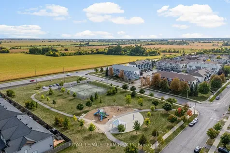 368 Crownridge Drive Kanata ON K2M 3A4
