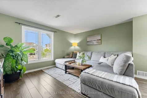 368 Crownridge Drive Kanata ON K2M 3A4