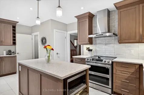 230 Geraldine Avenue Peterborough ON K9H 4T9