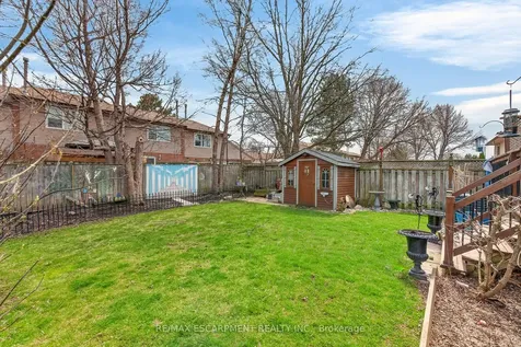 23 Juliebeth Drive Hamilton ON L9B 2N6