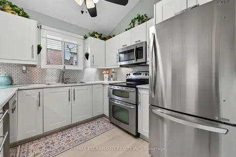 23 Juliebeth Drive Hamilton ON L9B 2N6