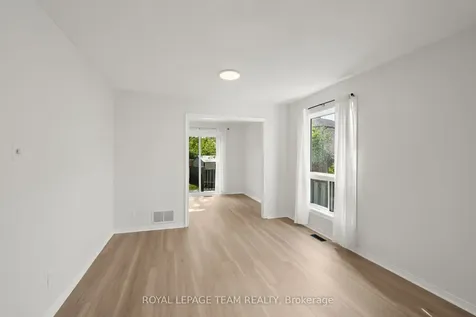 93 Hewitt Way Kanata ON K2L 3R3