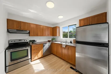 93 Hewitt Way Kanata ON K2L 3R3