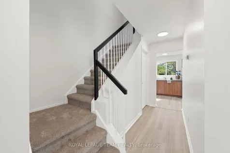93 Hewitt Way Kanata ON K2L 3R3
