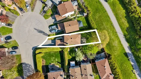 93 Hewitt Way Kanata ON K2L 3R3