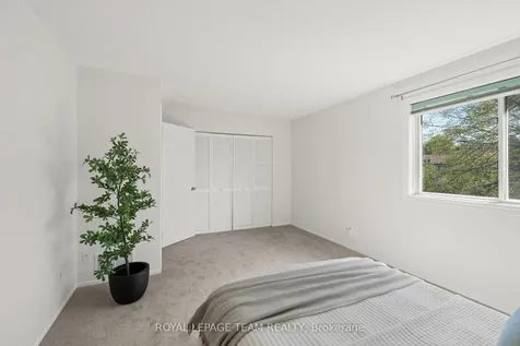 93 Hewitt Way Kanata ON K2L 3R3
