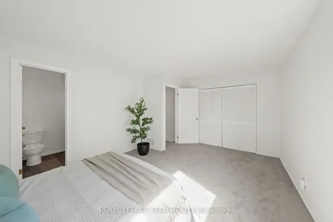93 Hewitt Way Kanata ON K2L 3R3