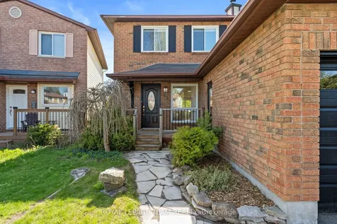 93 Hewitt Way Kanata ON K2L 3R3