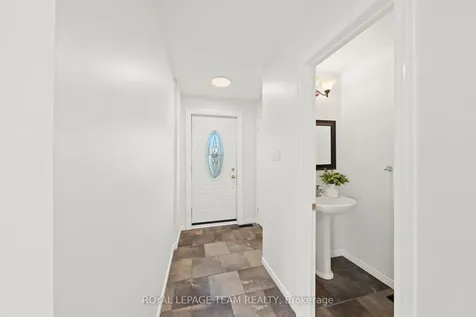 93 Hewitt Way Kanata ON K2L 3R3