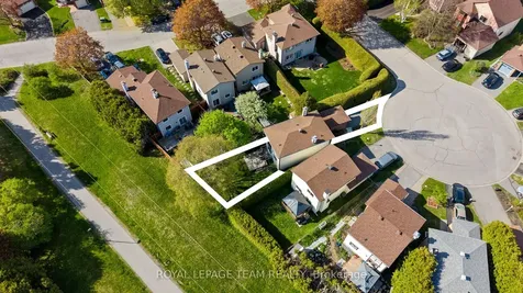 93 Hewitt Way Kanata ON K2L 3R3