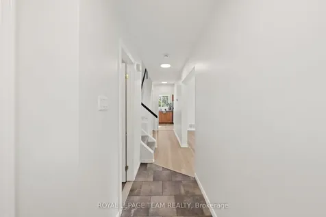 93 Hewitt Way Kanata ON K2L 3R3