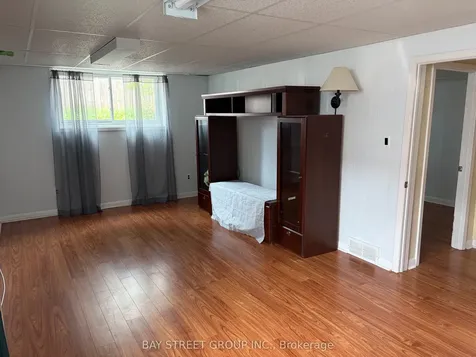 65 Saint Andrews Avenue Welland ON L3B 1E3
