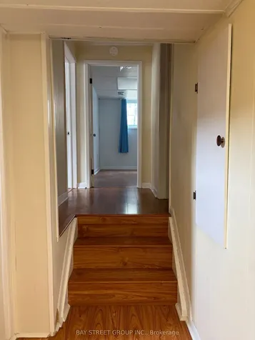 65 Saint Andrews Avenue Welland ON L3B 1E3