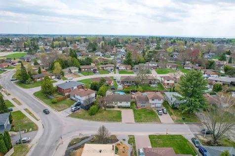 203 Rancier Street North Bay ON P1B 8M3