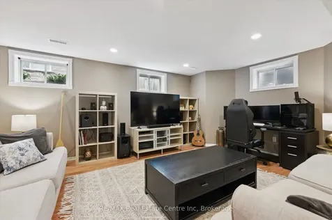 124 Gibbons Drive Centre Wellington ON N1M 3W2