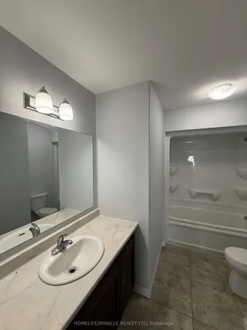 308 Mullighan Gardens Peterborough ON K9K 0H2