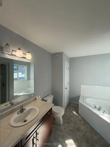 308 Mullighan Gardens Peterborough ON K9K 0H2