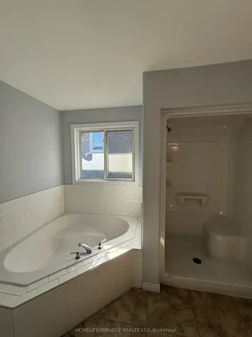 308 Mullighan Gardens Peterborough ON K9K 0H2