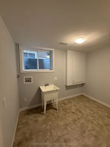 308 Mullighan Gardens Peterborough ON K9K 0H2