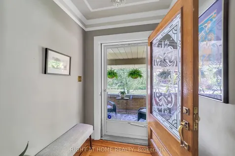16 Nelles Boulevard Grimsby ON L3M 3R1