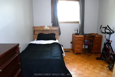 48 Abbey Dale Court Kingston ON K7K 5W9