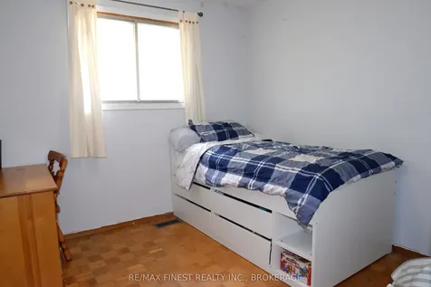 48 Abbey Dale Court Kingston ON K7K 5W9