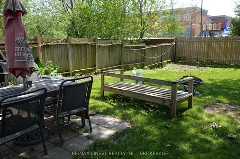 48 Abbey Dale Court Kingston ON K7K 5W9